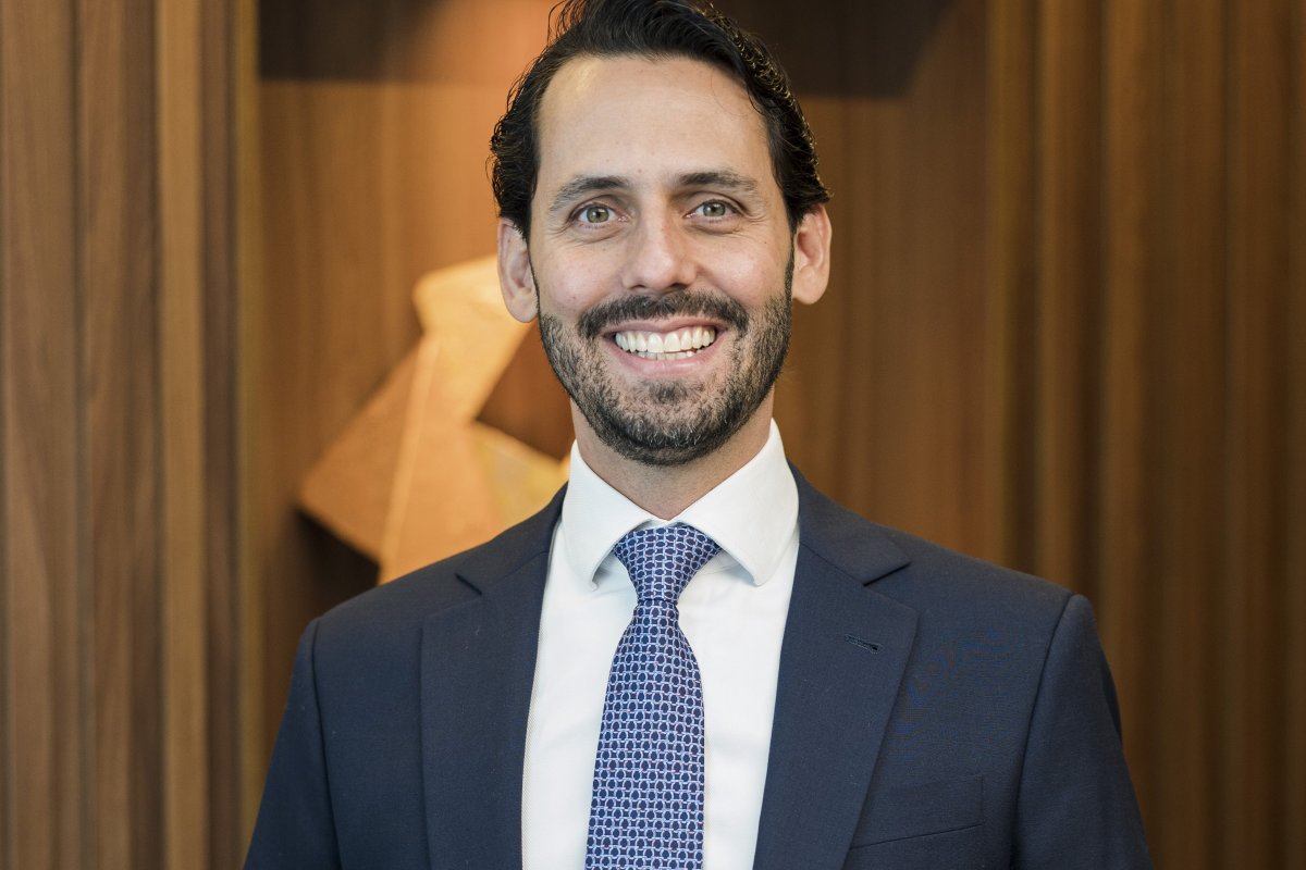 Dr. Alexandre Sanfurgo ministra palestra em summit internacional de cirurgia plástica robótica!