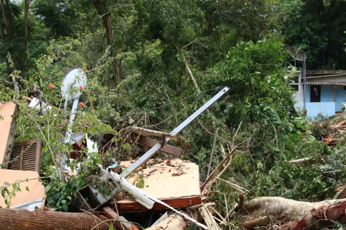 Um ano após tragédia em São Sebastião, ações de governos atrasam e não eliminam riscos