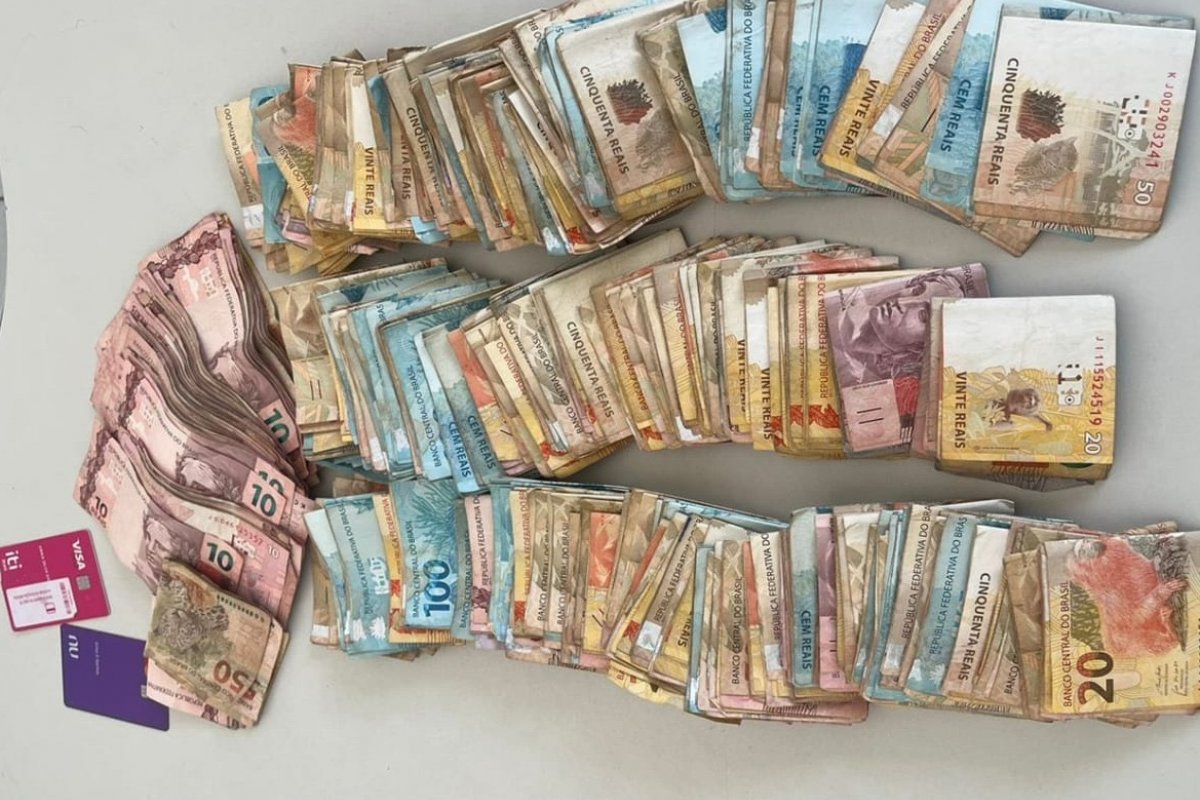 Mulher é detida e mais de R$ 31 mil são apreendidos pela PM em Maragogipe