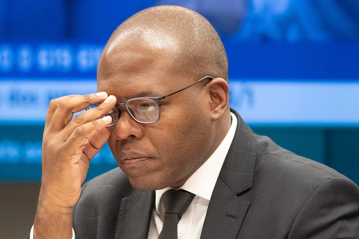 "É preciso que as instituições analisem criticamente seu modo de funcionamento", diz Silvio Almeida sobre prisão de homem negro no RS