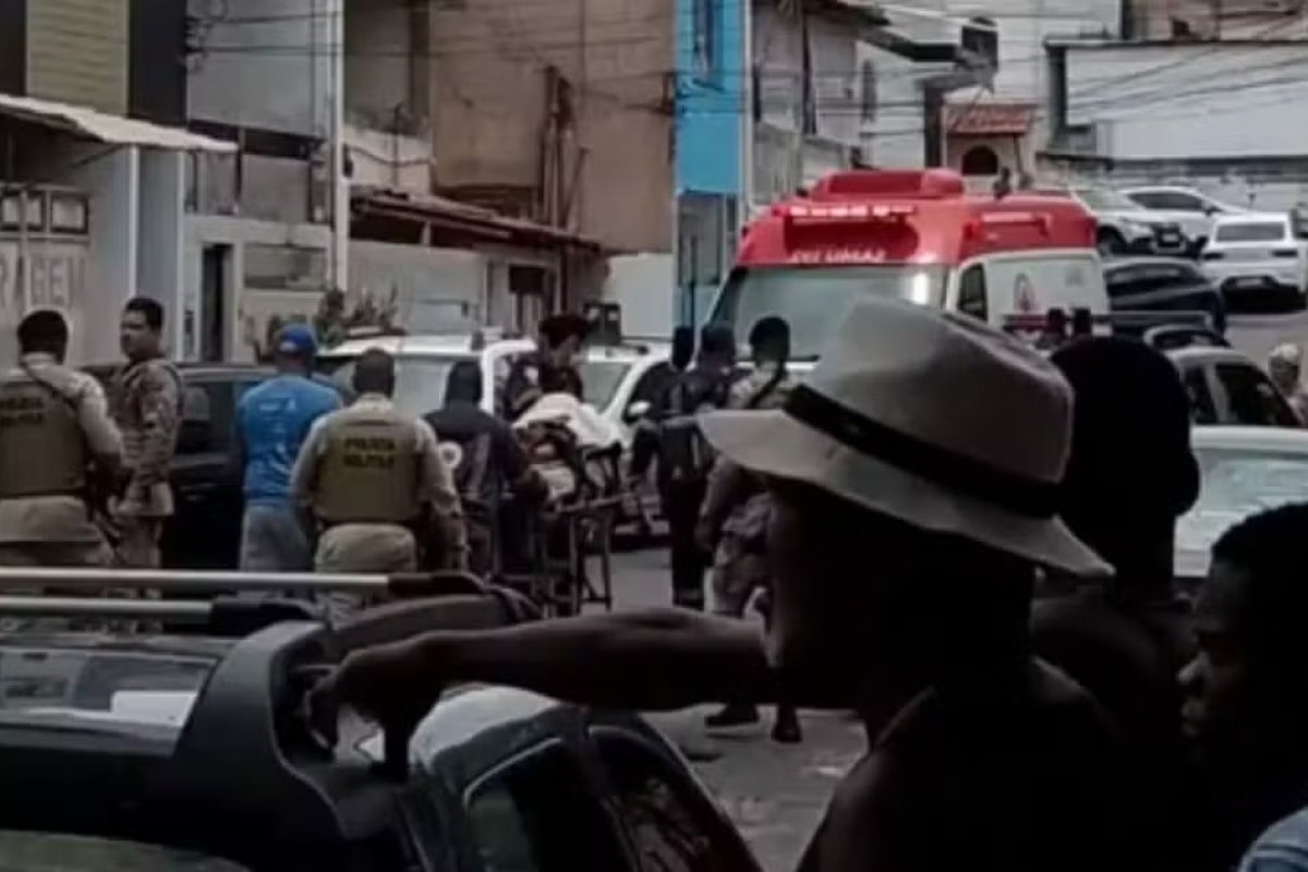 Homem é detido em flagrante acusado de matar companheira no bairro de Itapuã, em Salvador