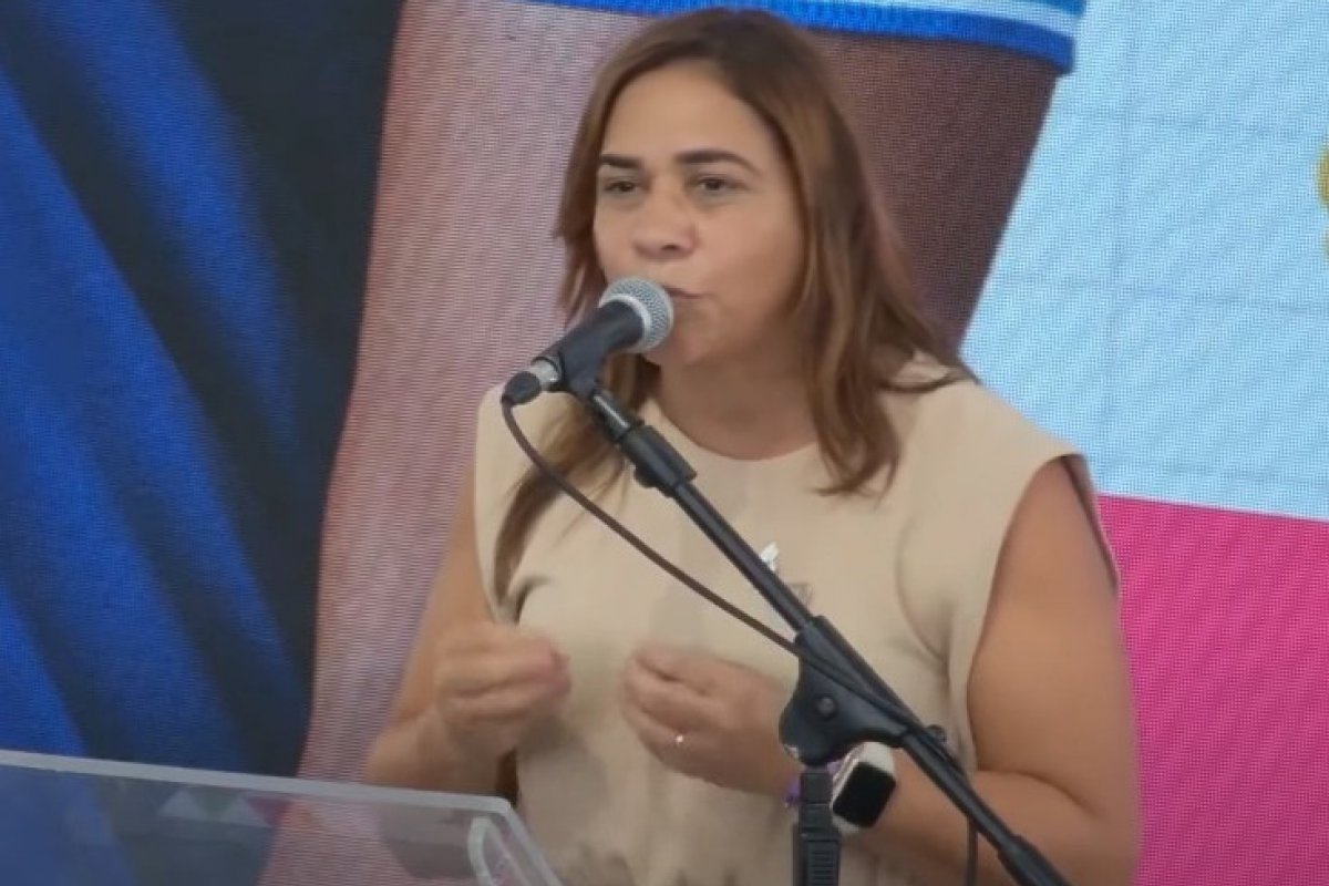 Secretária de Saúde anuncia programa de vacinação nas escolas da rede estadual