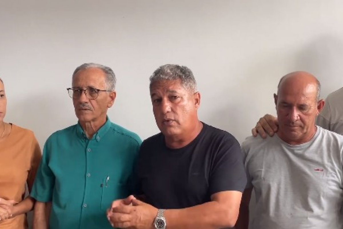 Vídeo: Professora cobra ações do prefeito e Rosemberg Pinto após chuva causar estragos em Itororó
