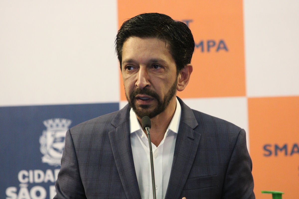 Prefeito de São Paulo decreta luto de três dias pela morte de Abilio Diniz