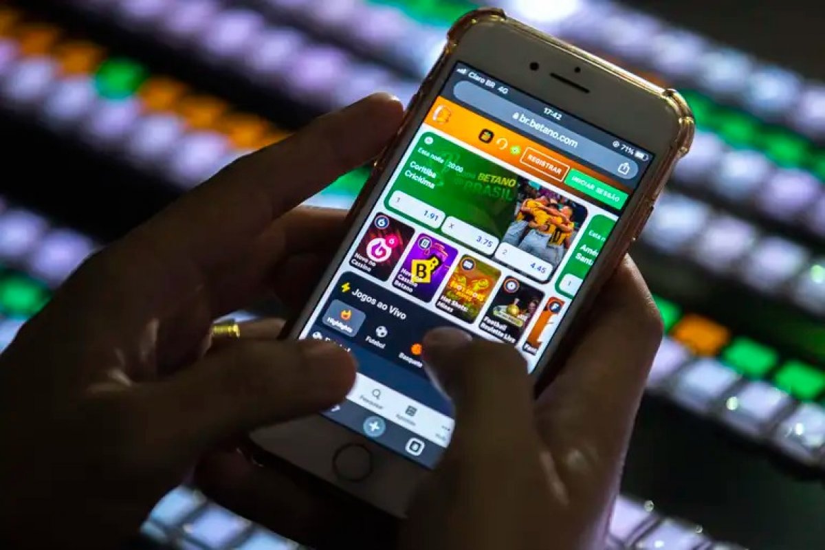 Tesoureiro do Banco de Brasília é suspeito de desviar R$3,5 milhões para apostas on-line