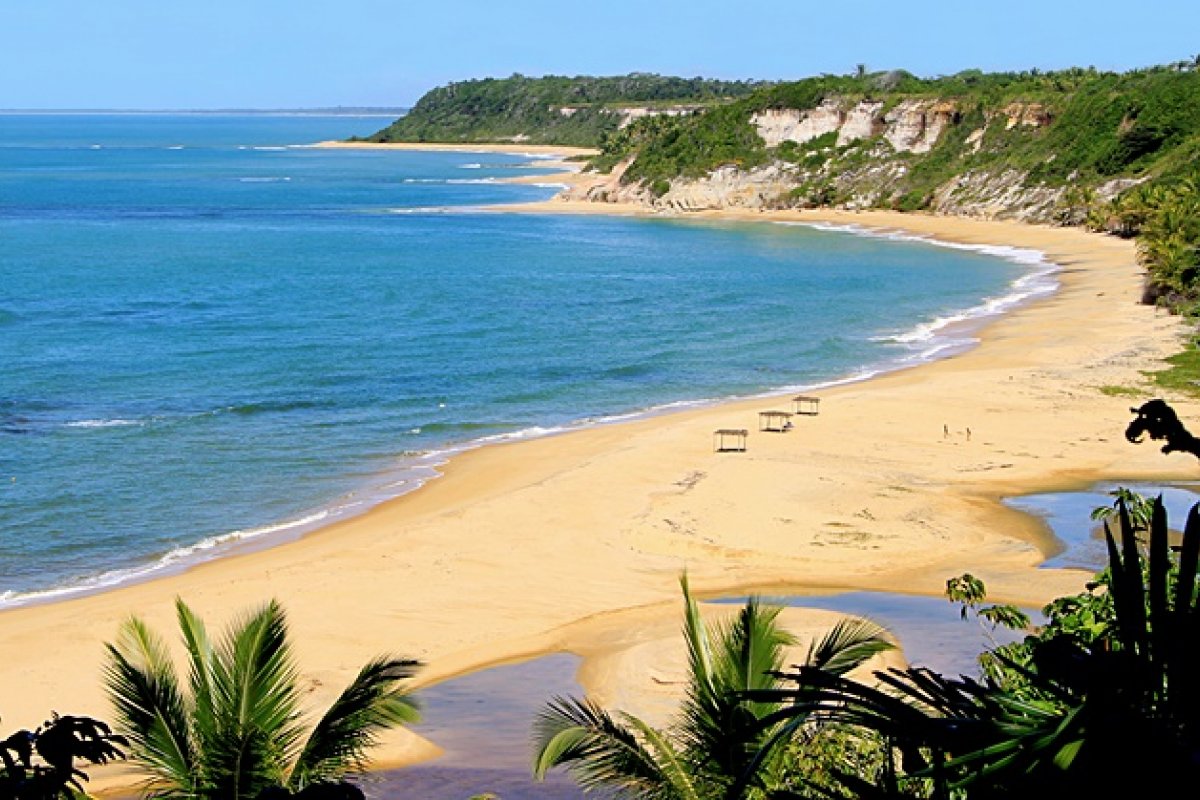 Funcionário do Instituto Chico Mendes é flagrado trabalhando como caseiro em Trancoso, na Bahia