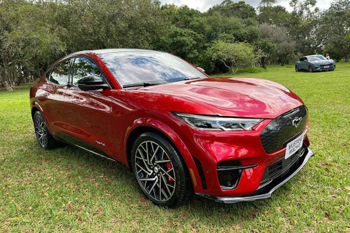 Após queda nas vendas, Ford reduz preço do Mustang e F-150 elétricos