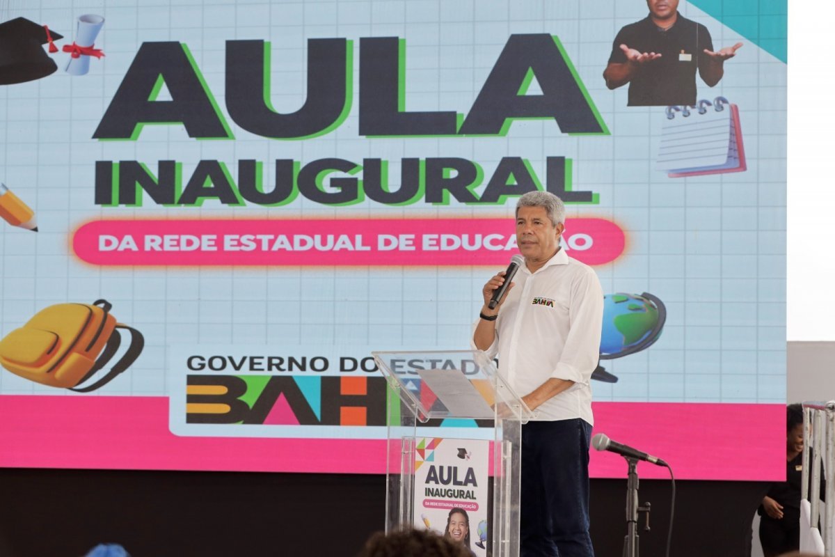 Após polêmica sobre aprovação em massa, Jerônimo afirma que 'não vai deixar para trás estudantes com dificuldades'