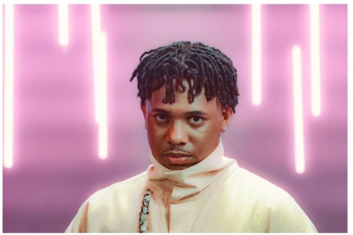 Cantor baiano Ítalo Melo alcança o top “50 que Viralizaram – Brasil” no Spotify com “Mini-Saia”