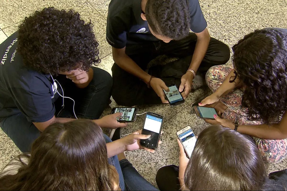 Senado aprova projeto de controle parental na internet para proteção de crianças e adolescentes