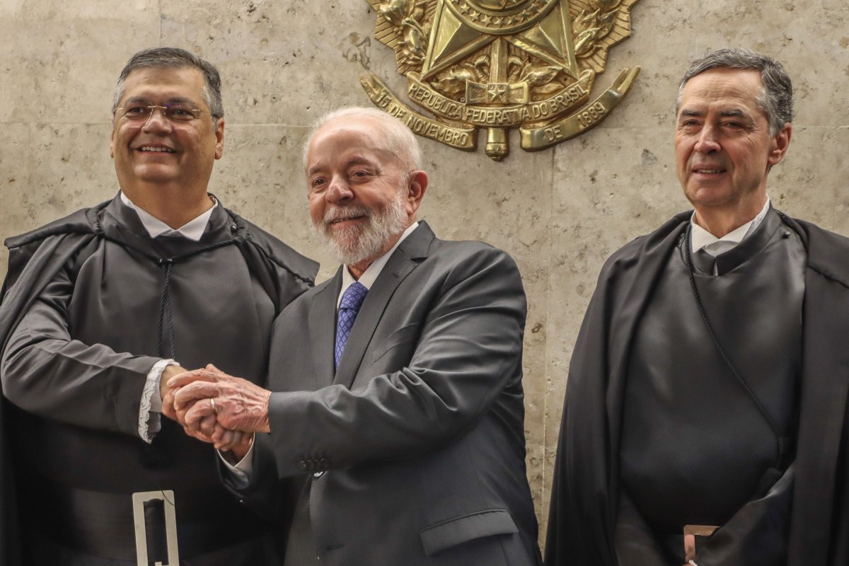 Barroso brinca após posse de Dino: 'agora é sem volta'