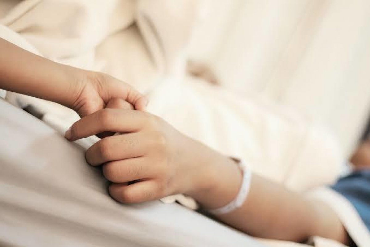 Saúde mental deve integrar tratamento de crianças e jovens com câncer