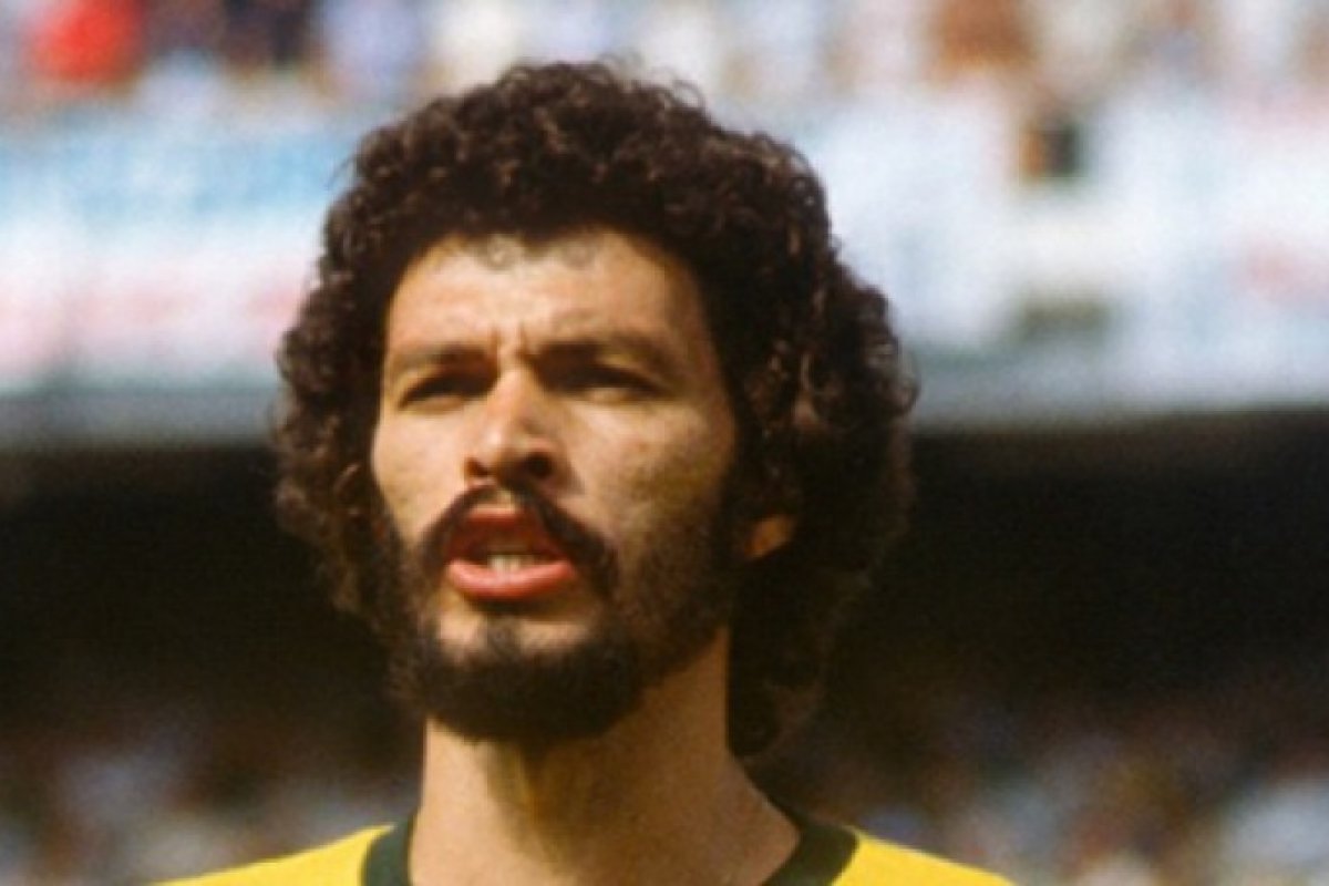Sócrates dará nome a rua nos arredores de Paris