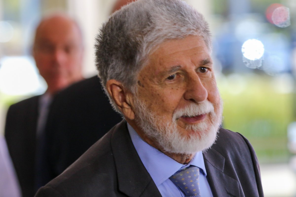 Amorim diz que Netanyahu “vai ficar esperando” um pedido de desculpas de Lula