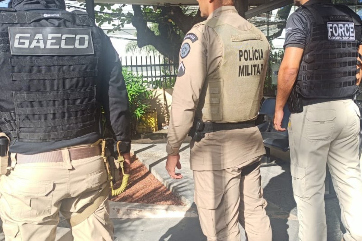 SSP e MP cumprem mandados contra policiais investigados por tráfico ilegal de armas de fogo