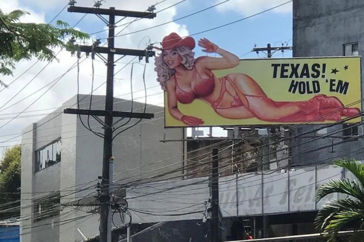 Beyoncé divulga música em outdoor de Salvador