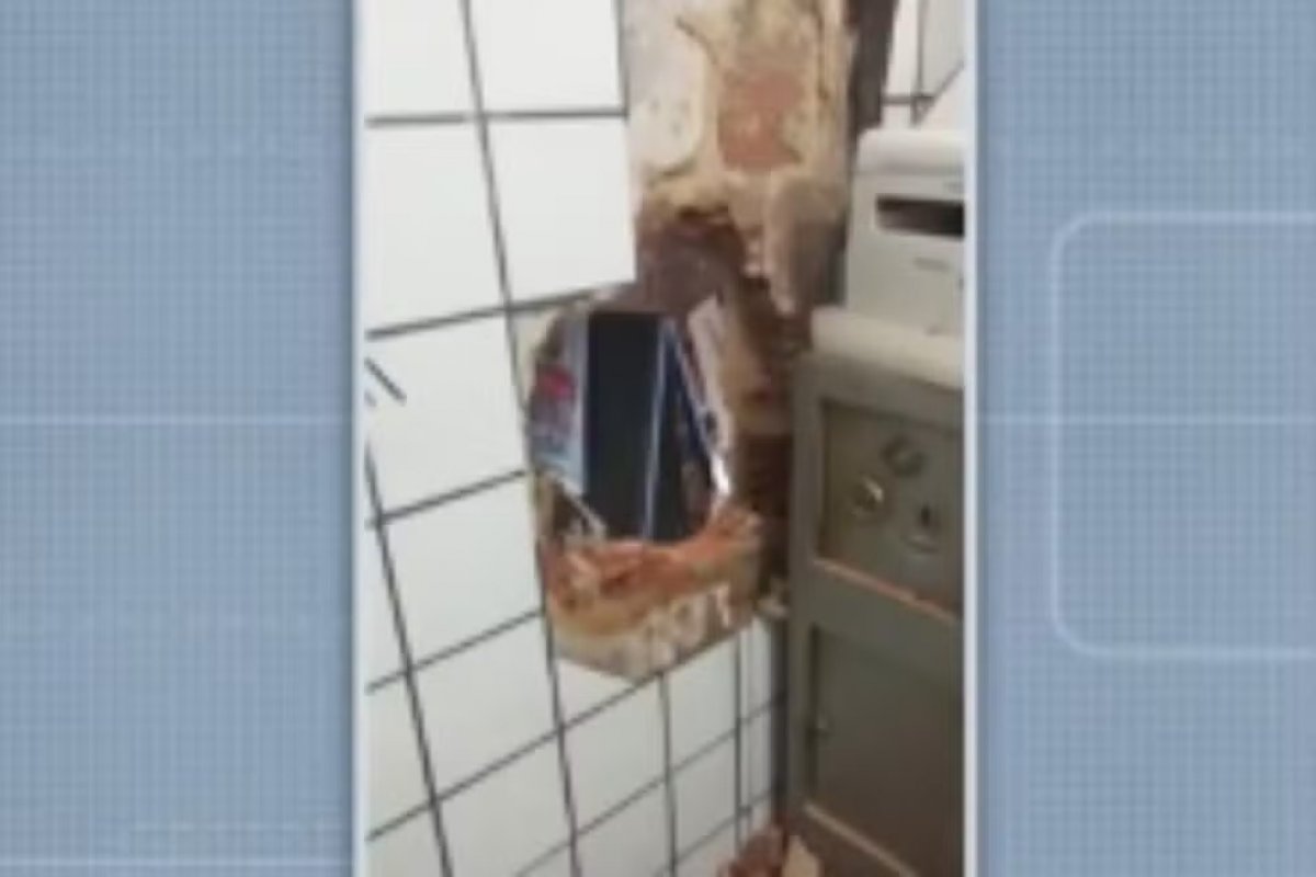 Indivíduos fazem buraco em parede de lotérica e arrombam cofre na Bahia