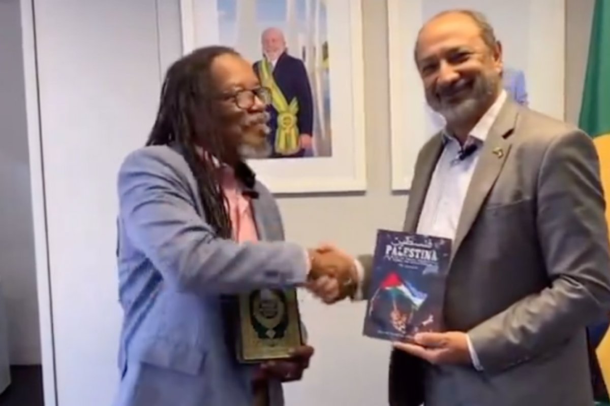 Margareth Menezes se irrita e manda presidente da Fundação Palmares apagar foto com apoiador do Hamas, diz coluna