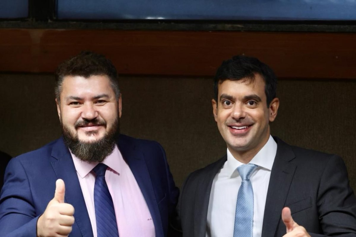 Júnior Muniz é reconduzido à presidência da Comissão de Defesa do Consumidor na Alba