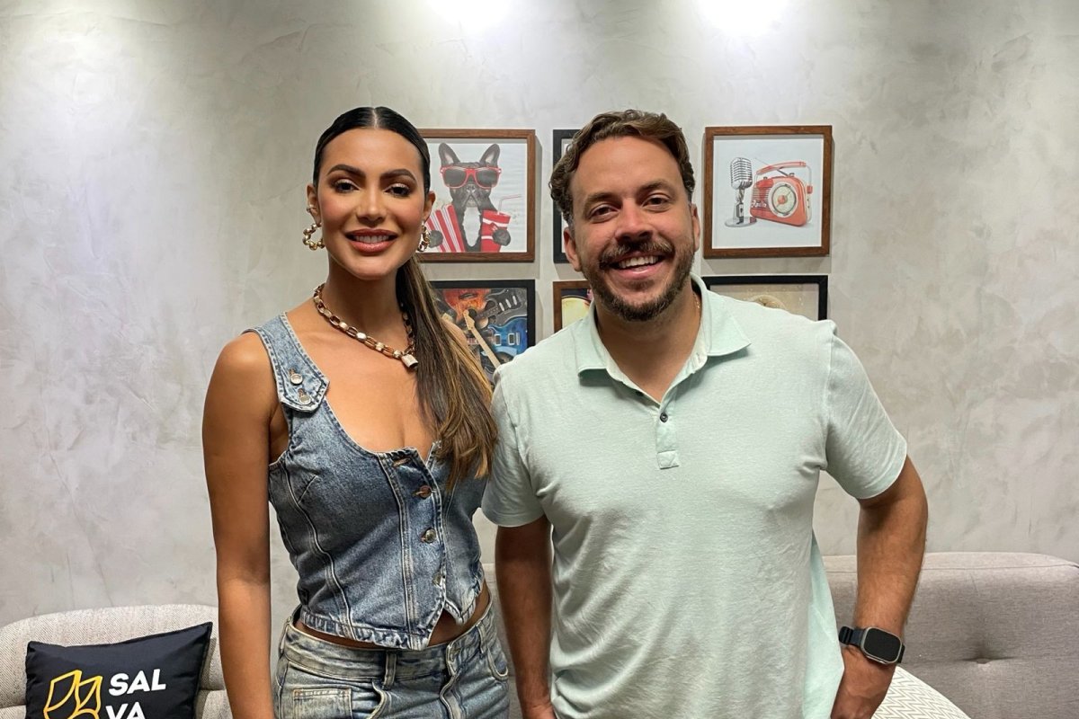 Salvador Produções assina contrato de gerenciamento artístico e planejamento comercial da cantora Vina Calmon!