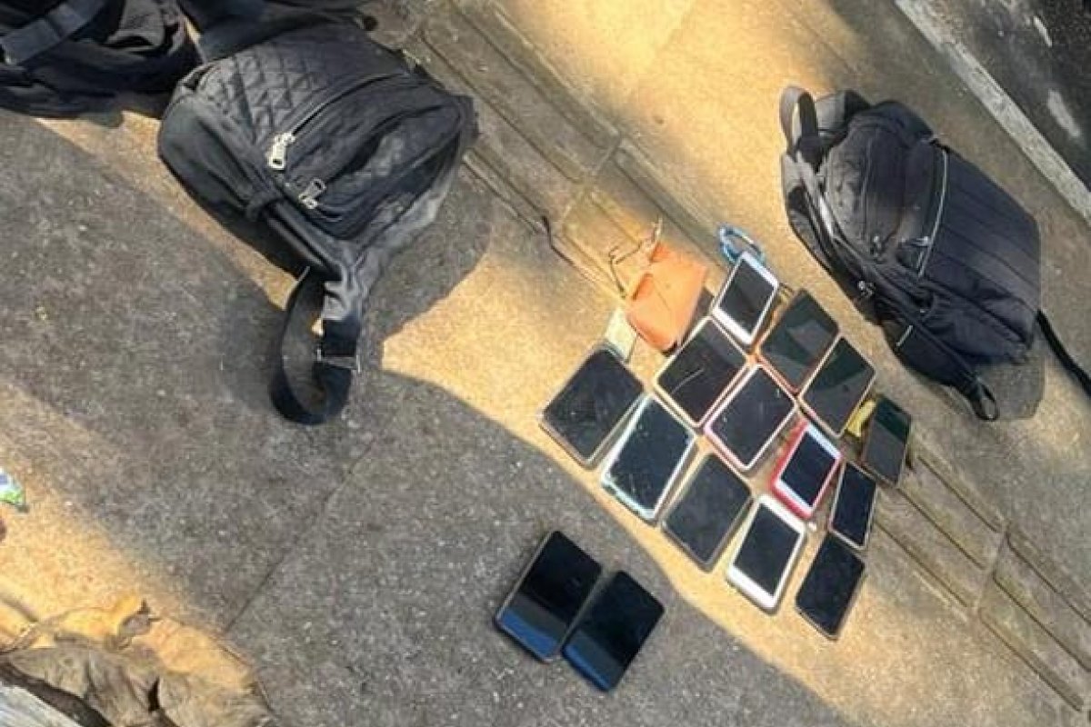 Salvador: trio colombiano é preso após furtos de celulares em ônibus