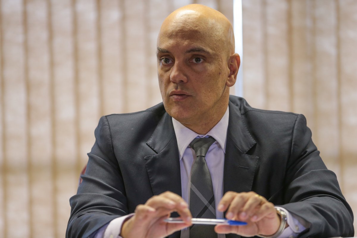 Moraes derruba multas milionárias da Receita Federal contra Globo e artistas