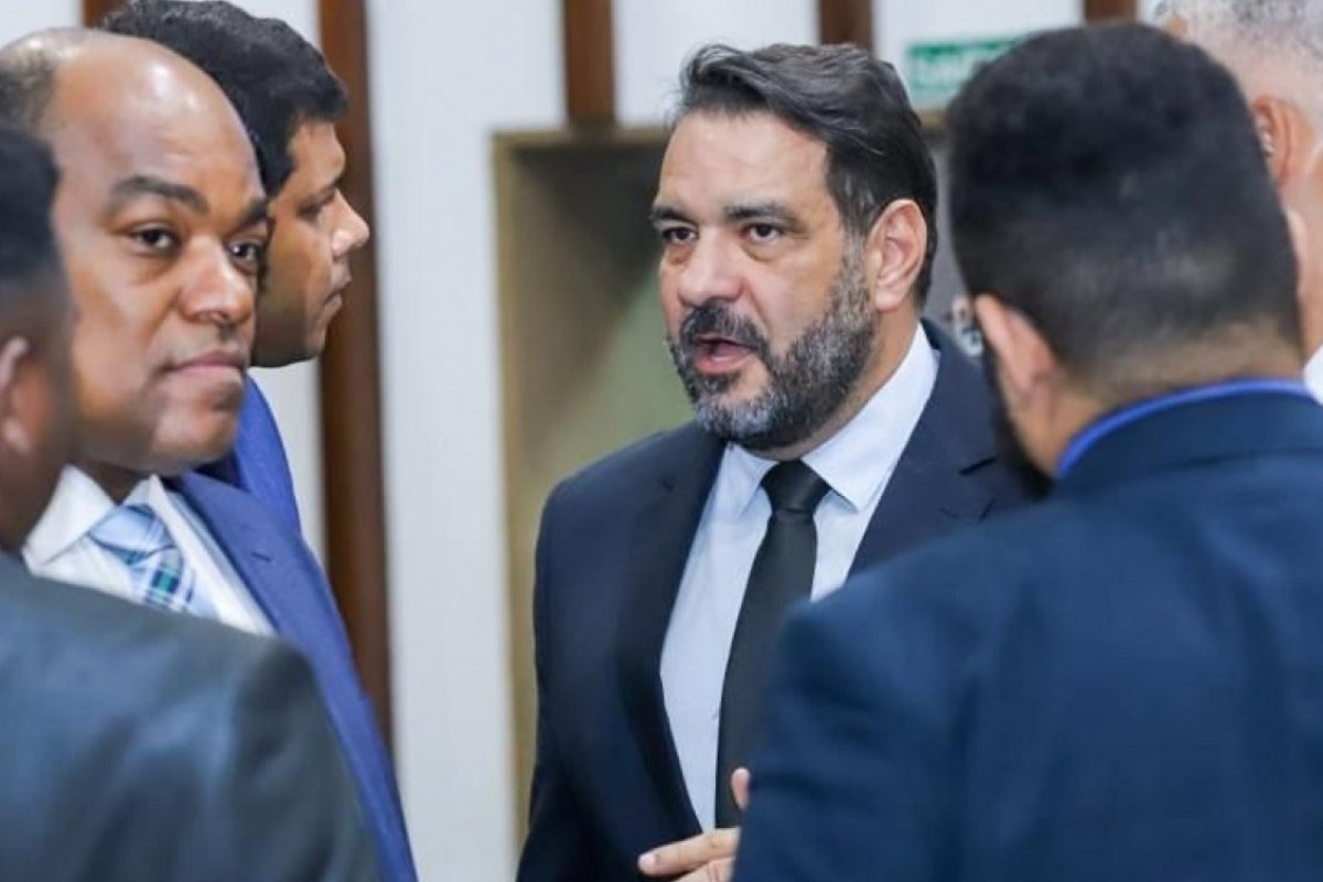 Alba: bancada de oposição presta solidariedade ao deputado Fabrício Falcão