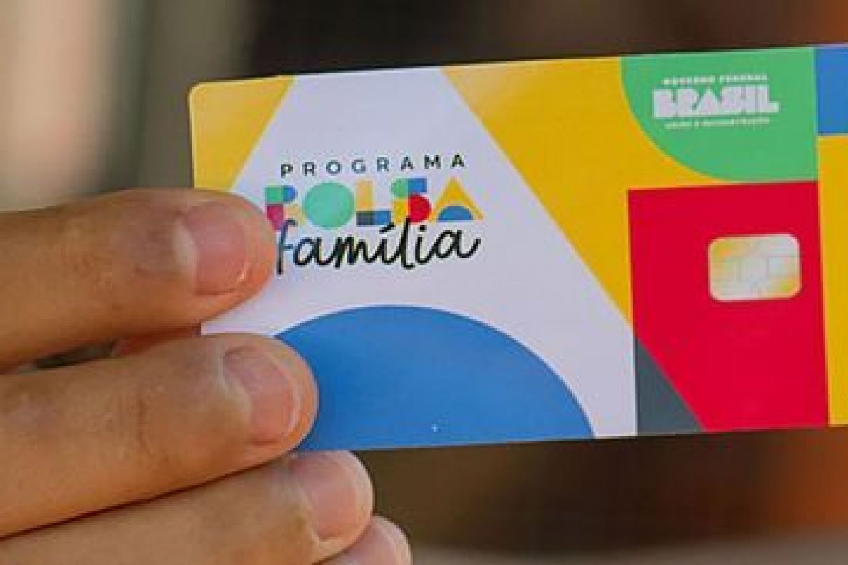 Governo antecipa mais de 1 bilhão do Bolsa Família para municípios em emergência