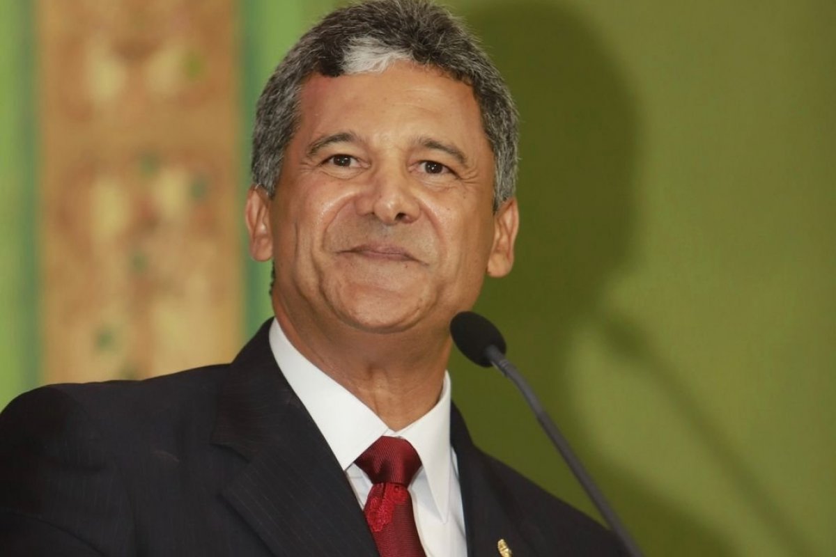 Câmara de Salvador concede Medalha Thomé de Souza a Vivaldo Amaral