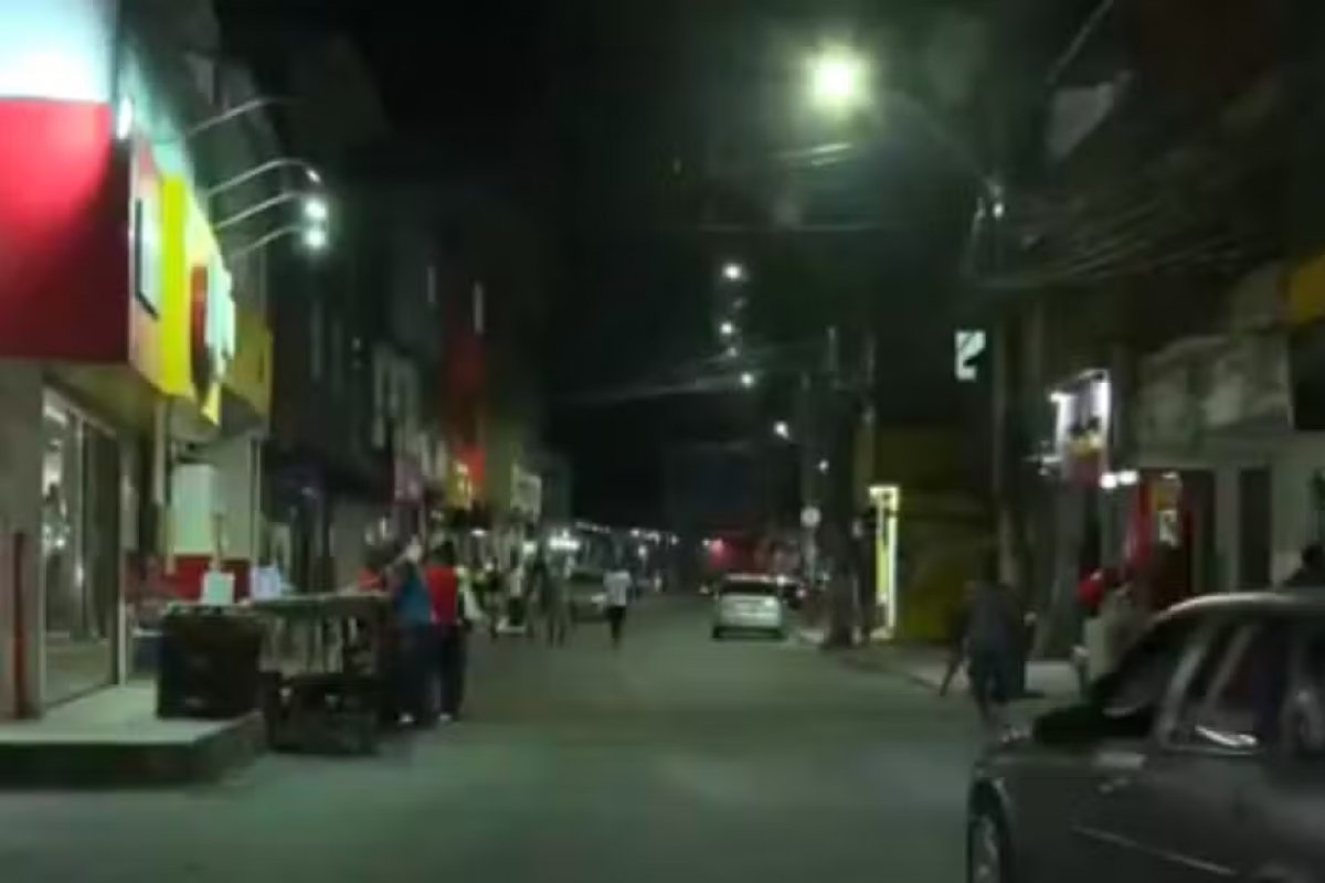 Jovem de 18 anos é morto a tiros no bairro de Fazenda Coutos