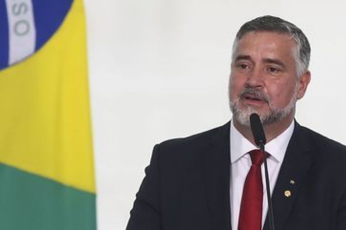 Ministro Paulo Pimenta e deputados federais têm milhas aéreas roubadas