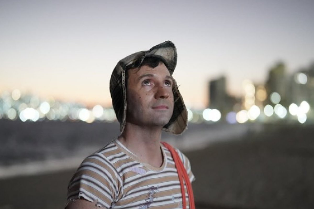 Série biográfica sobre o criador de Chaves tem primeiras imagens divulgadas