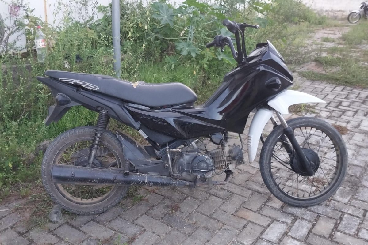 Polícia recupera motocicleta roubada em Iguaí (BA)