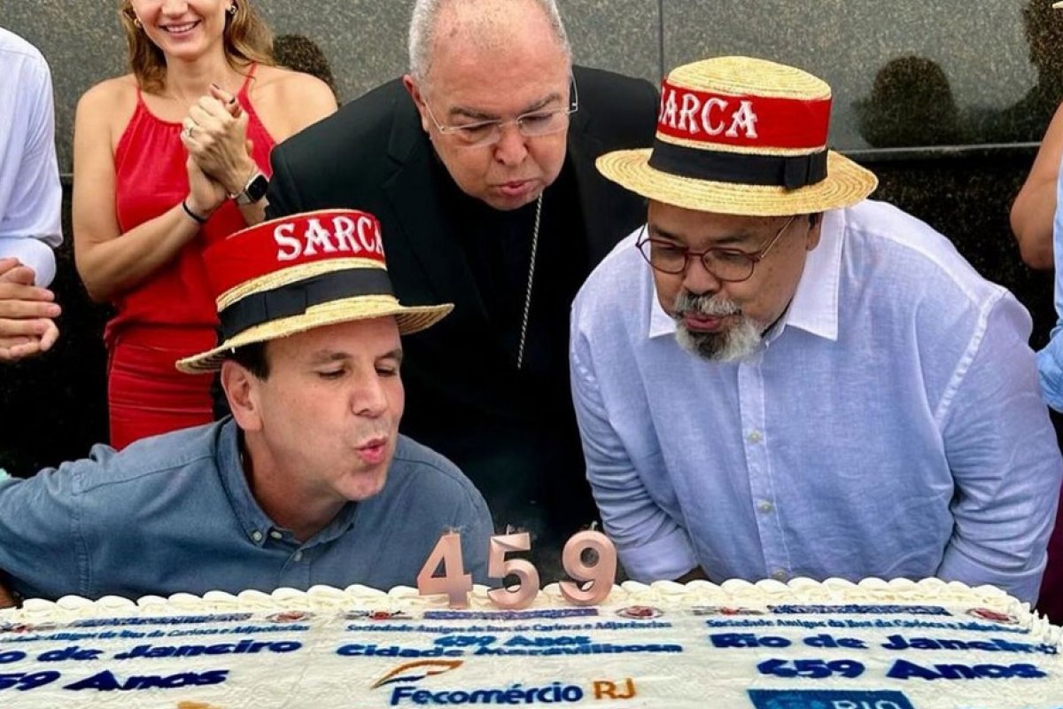 Jorge Aragão celebra 75 anos no Cristo Redentor!