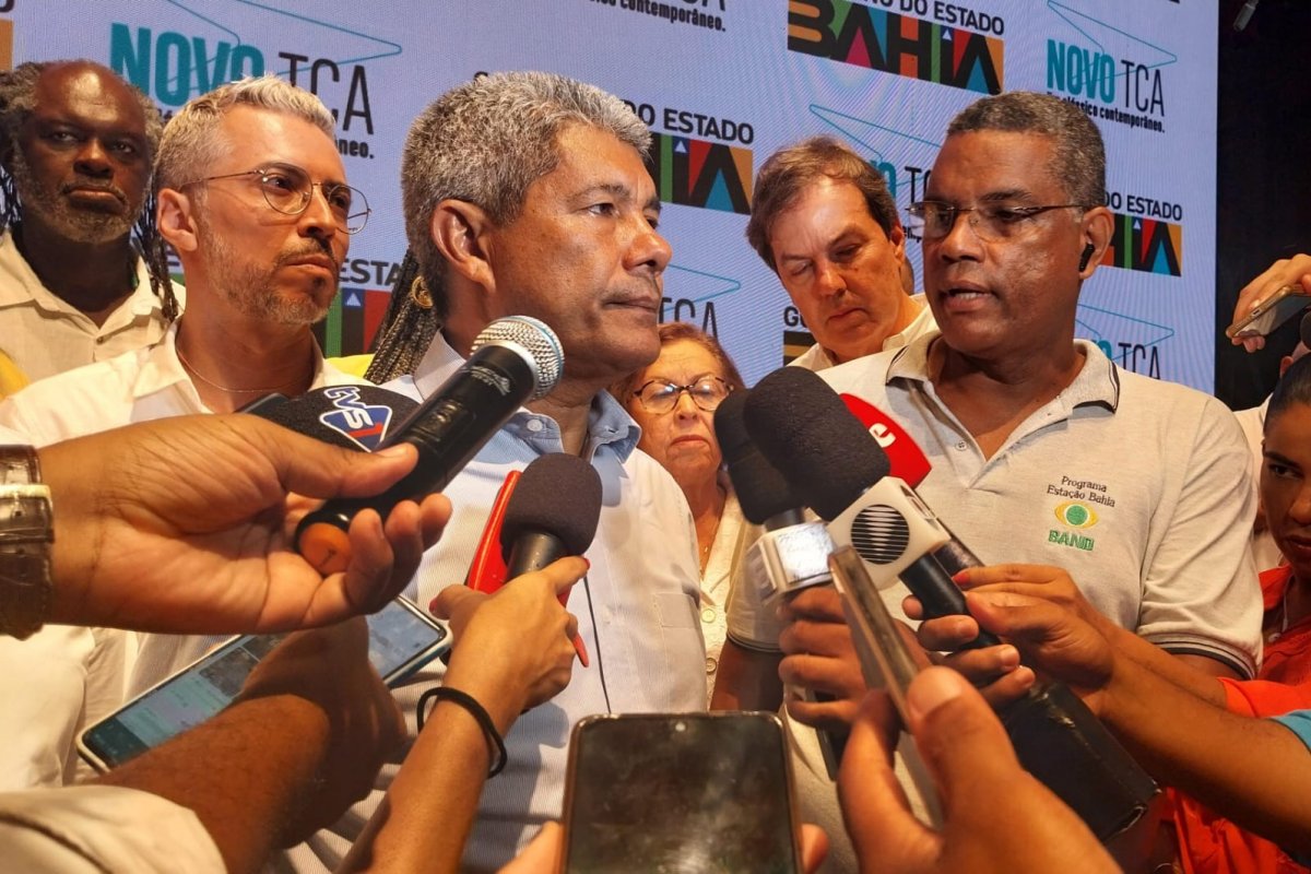 Jerônimo destaca participação do governo estadual no Carnaval de Salvador, minimizando foco em Bruno