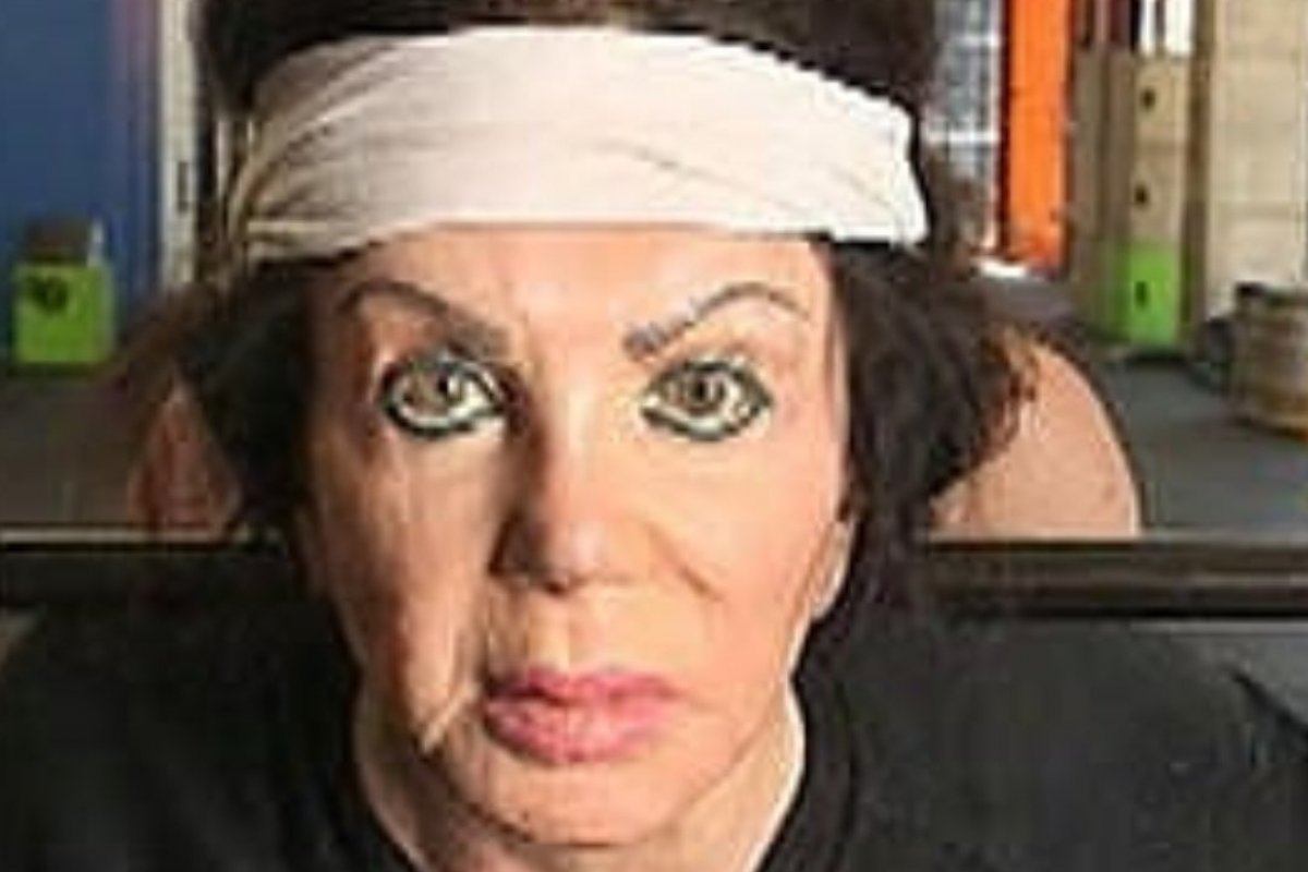 Aos 98 anos, mãe de Sylvester Stallone surge levantando pesos