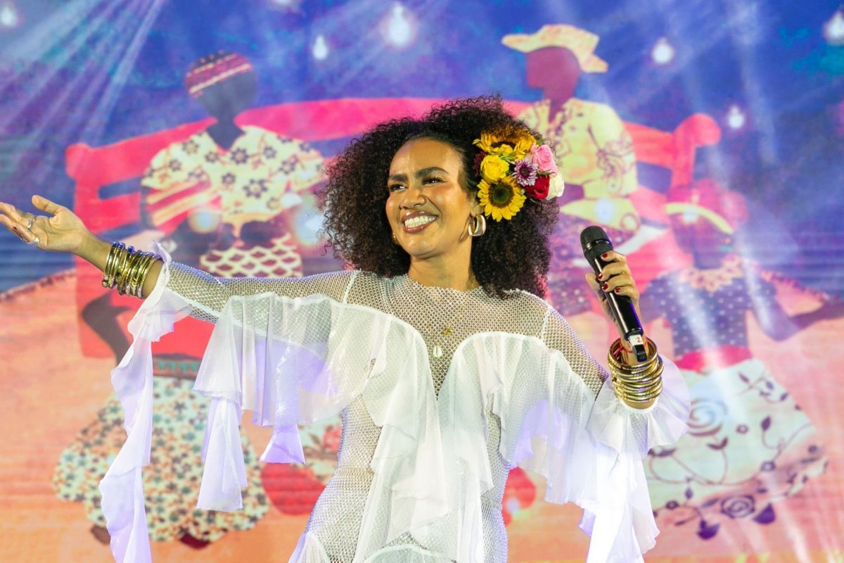 Mariene de Castro realiza show Santo de Casa aberto ao público em Salvador