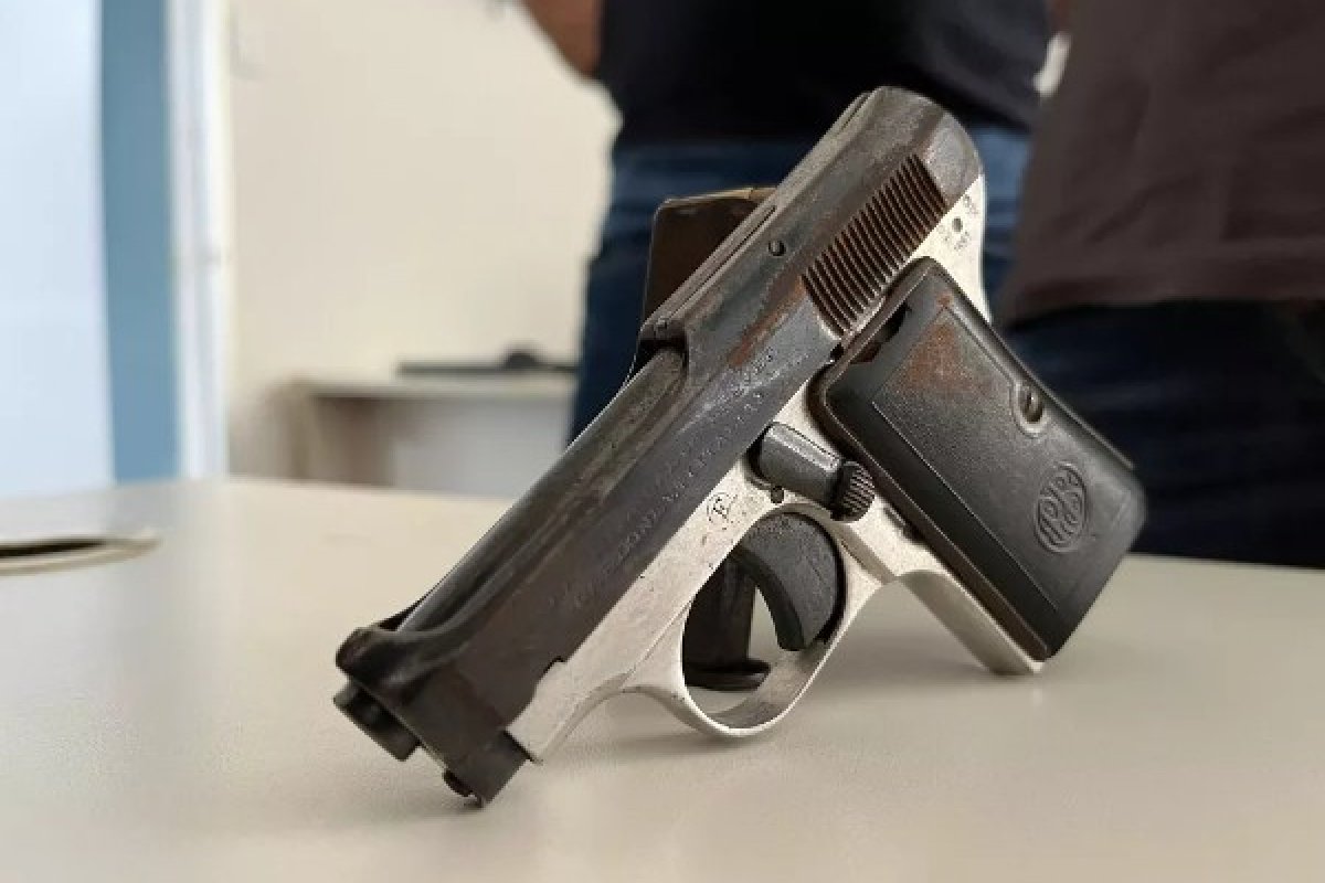 Quatro pessoas são baleadas durante tiroteio em praça de Salvador