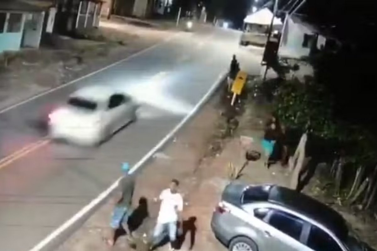 Três pessoas morrem depois de serem atropelados por carro no sul da Bahia