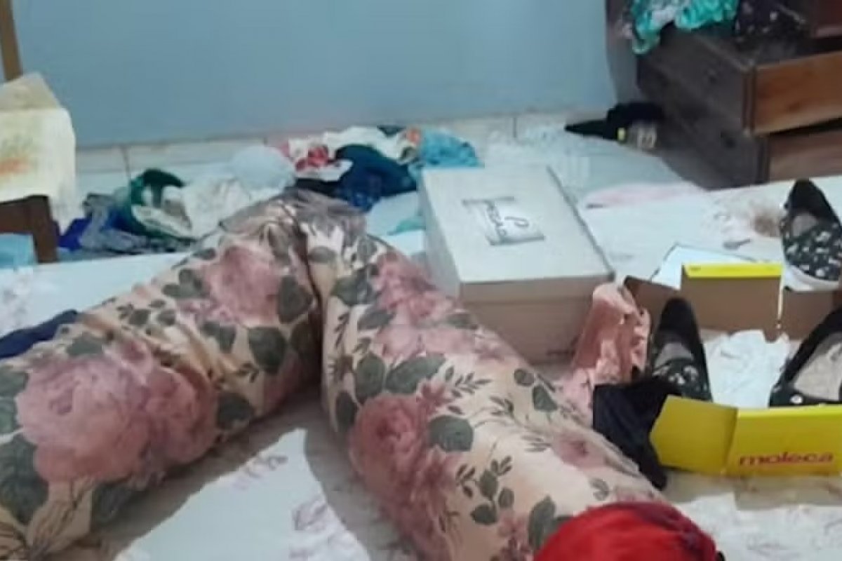 Corpo de mulher é achado com sinais de estrangulamento dentro de casa na Bahia
