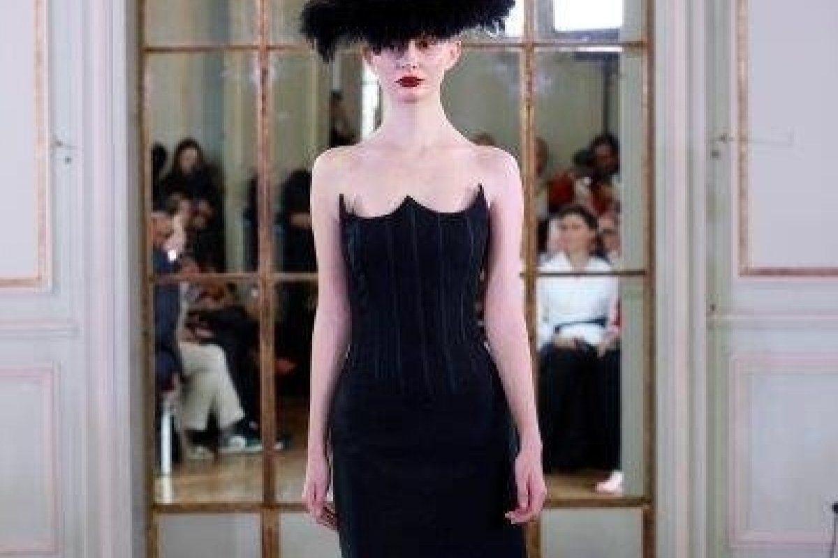 Vitor Zerbinato e Corello brilham em Paris com desfile na Paris Fashion Air!