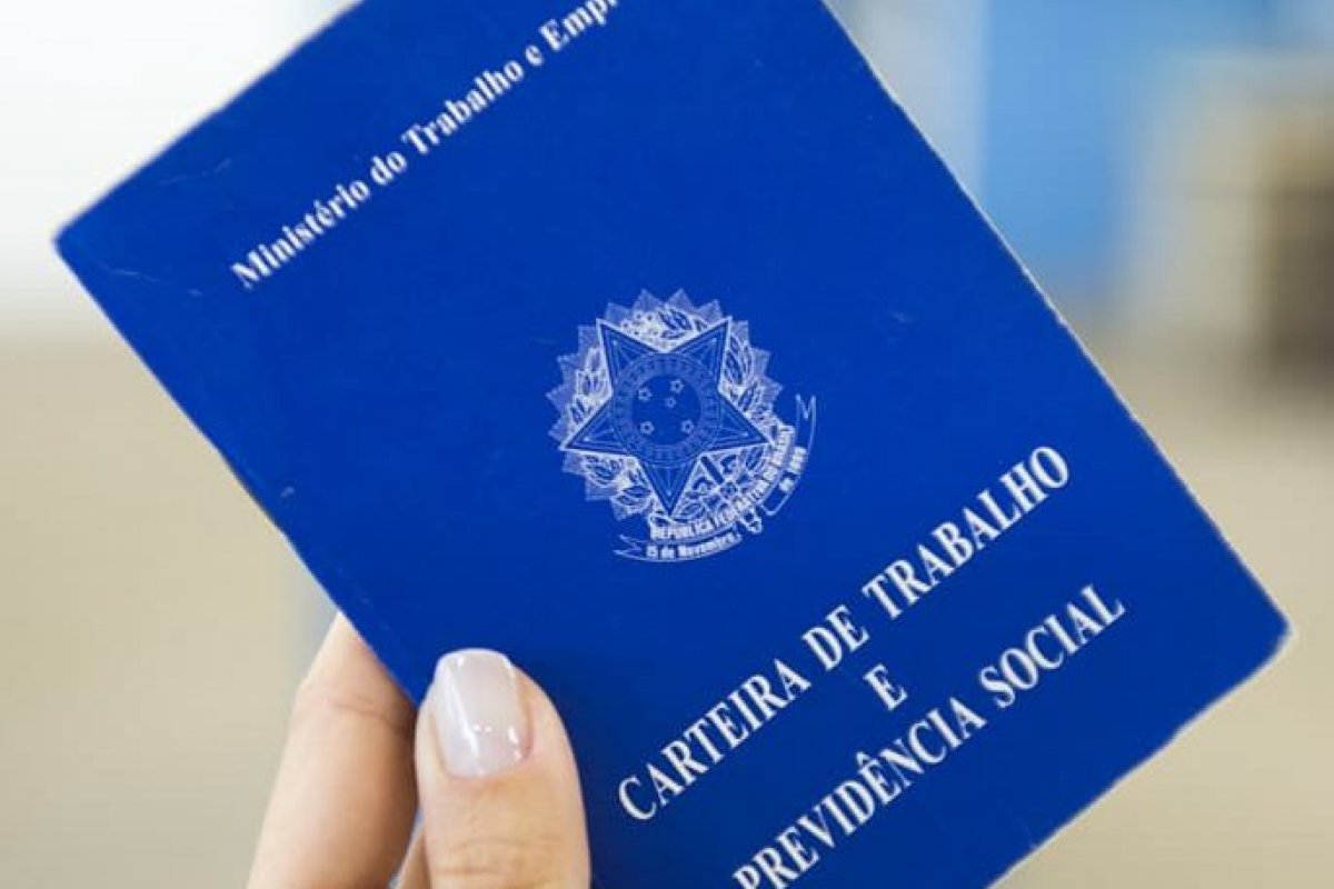 Trabalhadores com ensino superior são os que mais demoram para voltar ao trabalho, segundo pesquisa