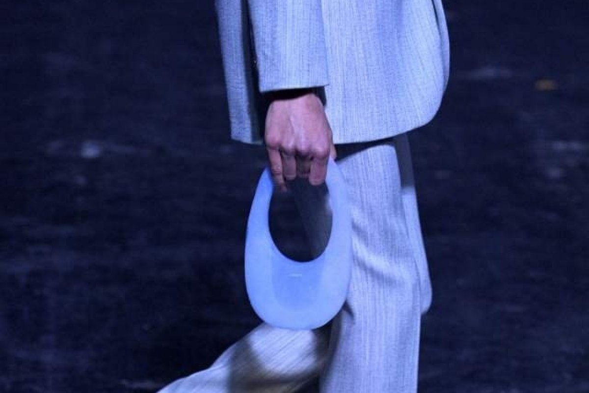 Grife lança bolsa formada por 99% de ar e 1% de vidro!