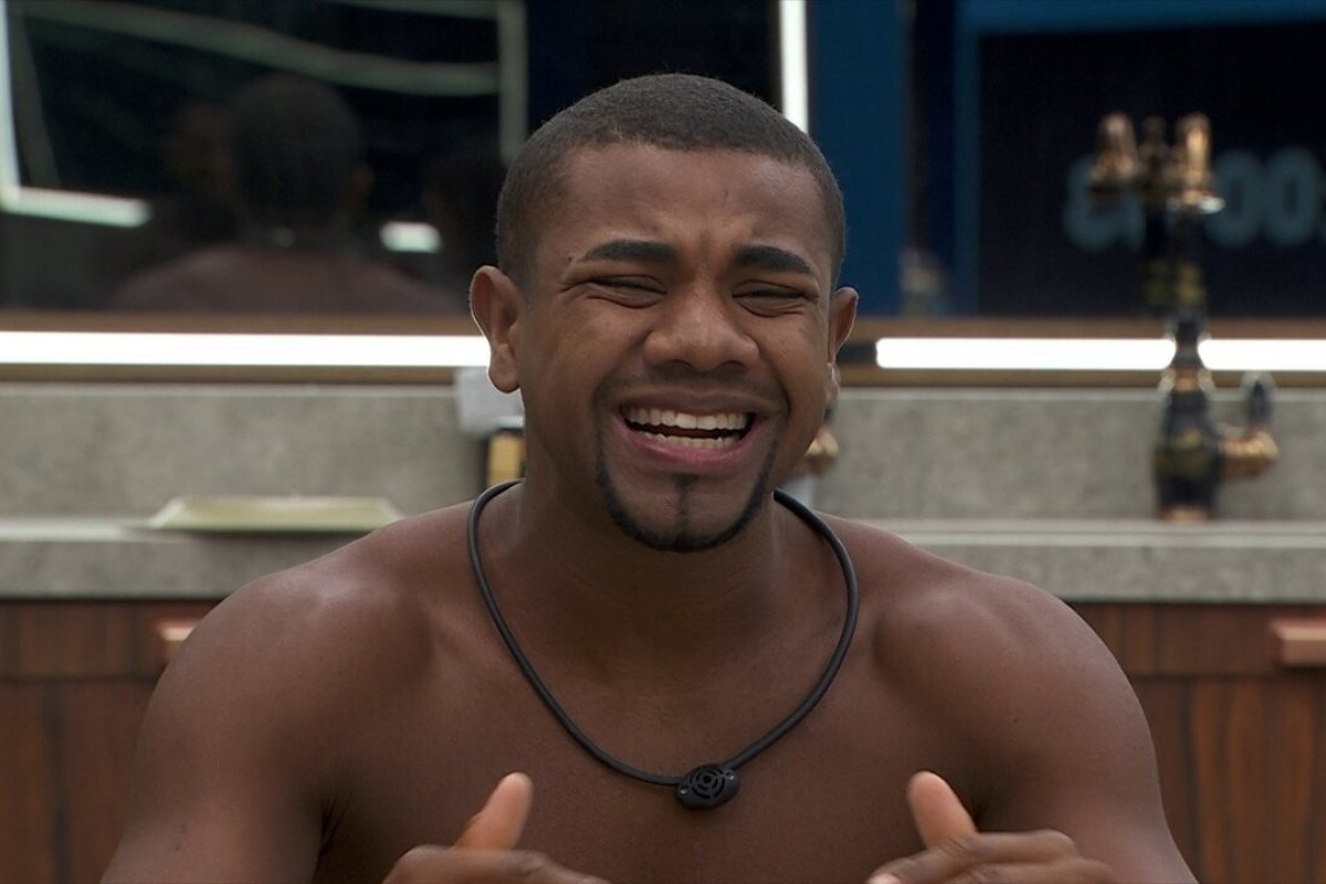 Vídeo: com direito a telão na rua, torcida de Davi em Salvador comemora vitória no paredão