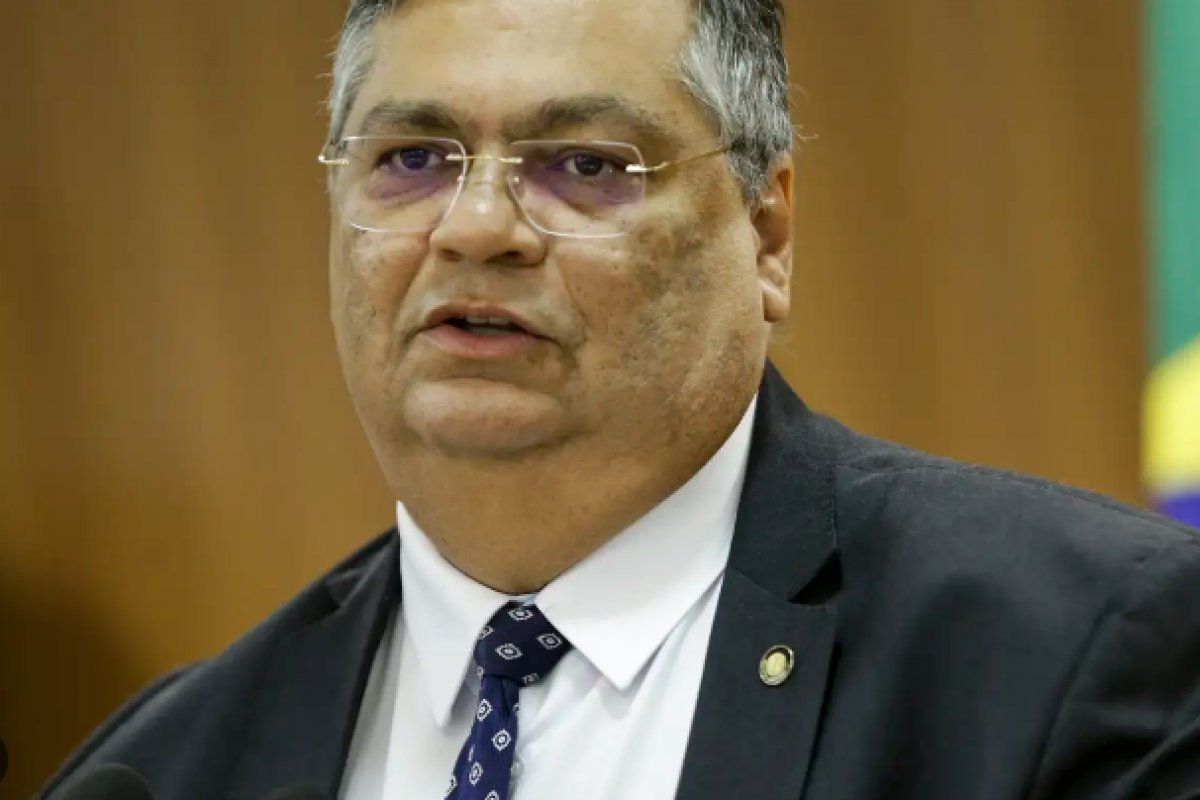 Flávio Dino derruba prisão de homem que portava 7 gramas de maconha