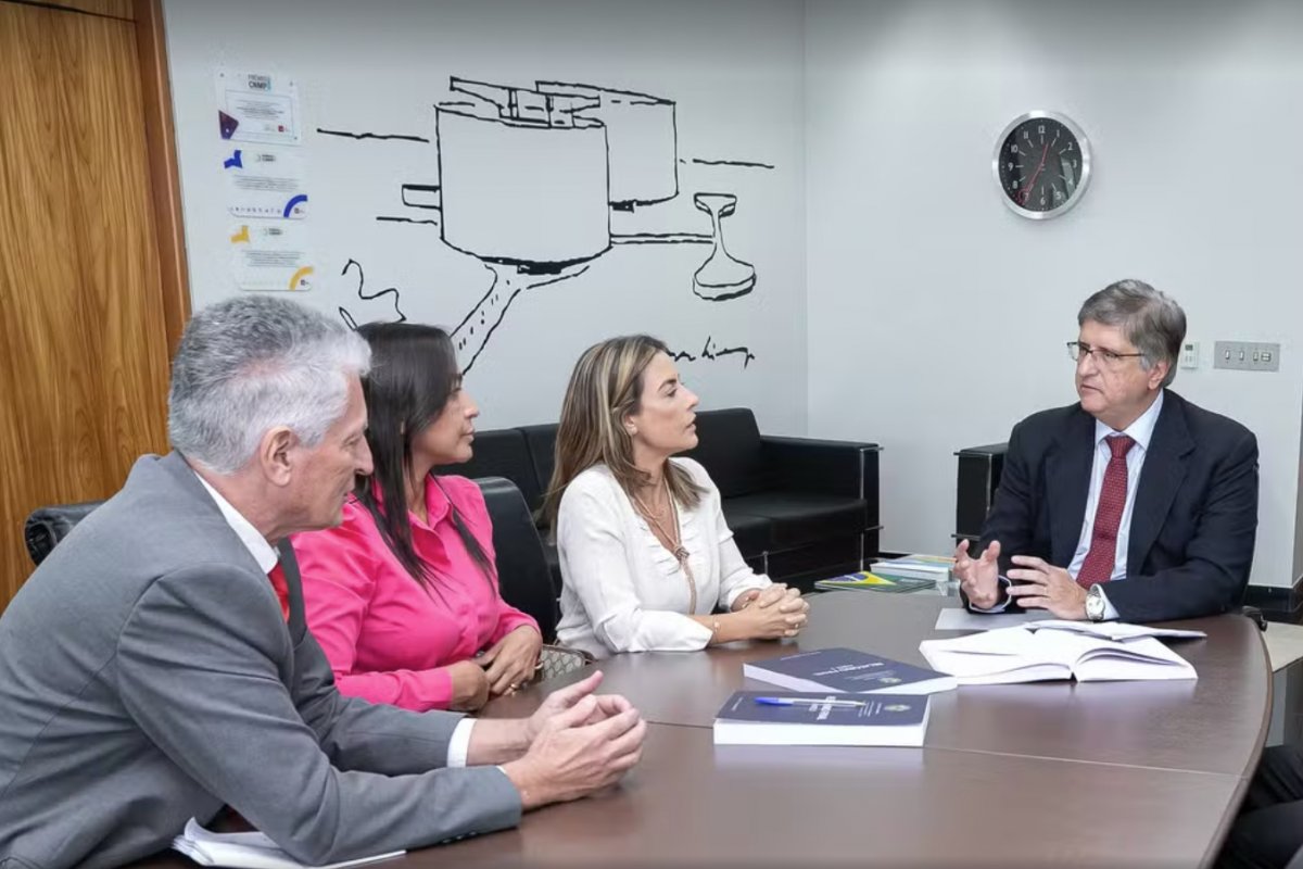 Parlamentares da CPI do 8 de janeiro se reúnem com Gonet para falar sobre o assunto