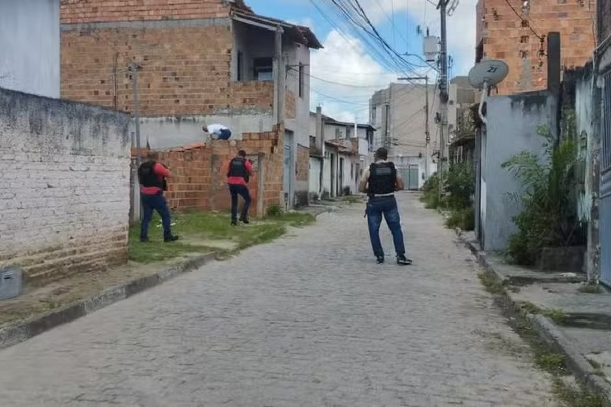 Acusado de manter esposa e fllhos em cárcere privado é detido na Bahia
