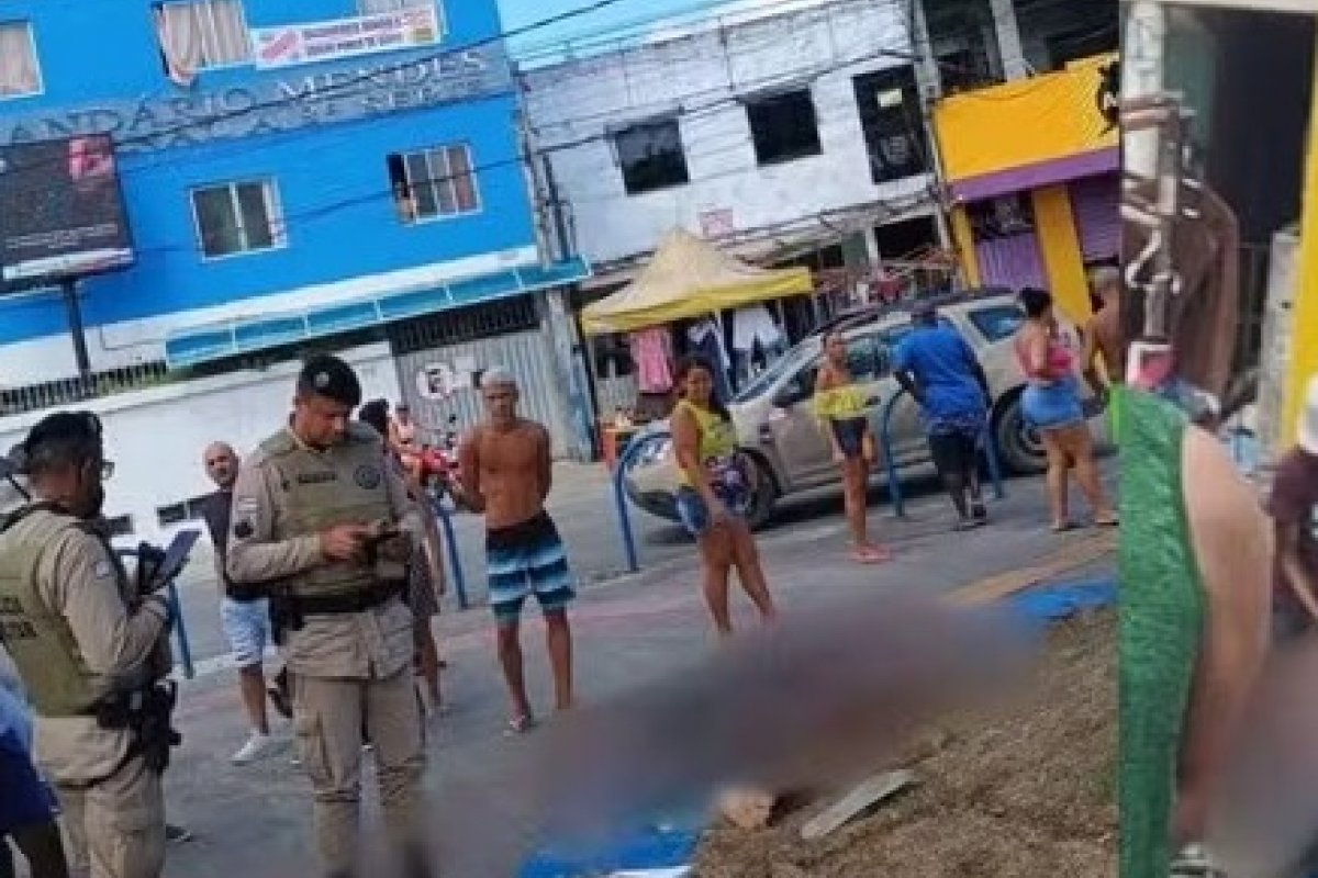 Homem é morto a tiros em praça do bairro de Paripe, em Salvador