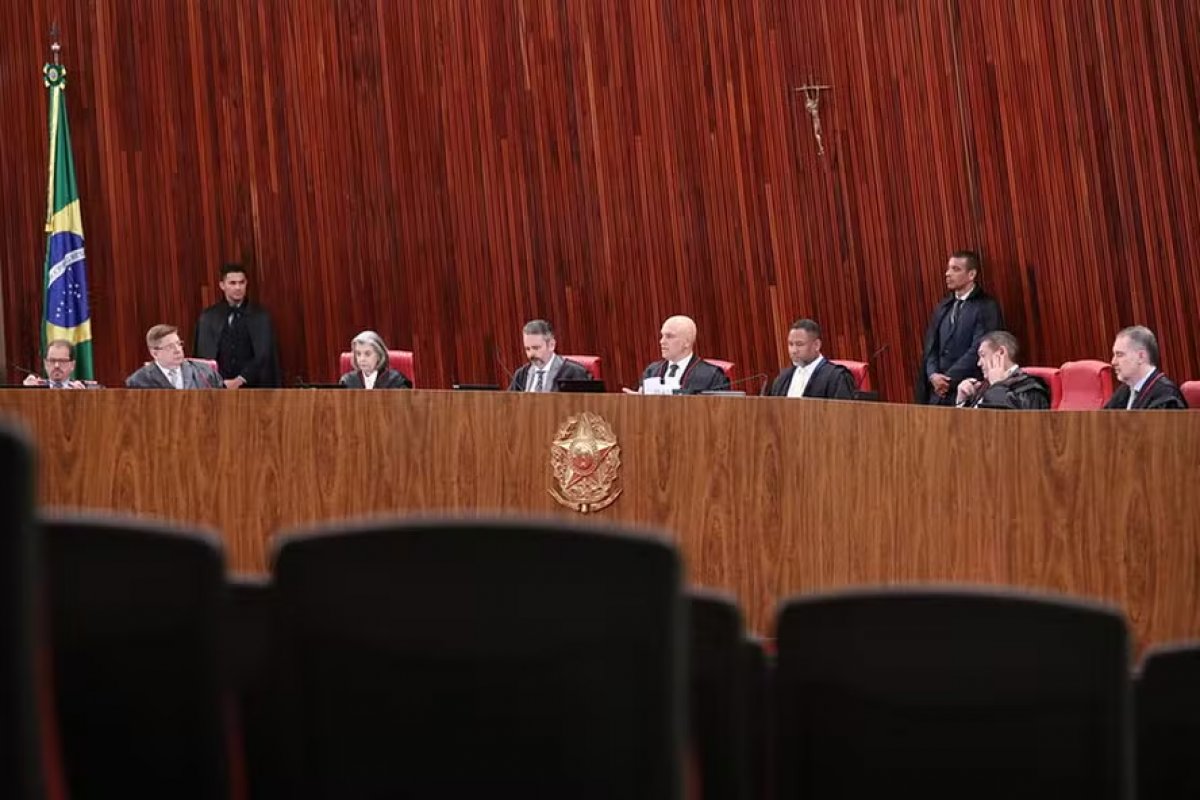 TSE aplica multa de R$ 30 mil contra emissora por veicular desinformação sobre Janja