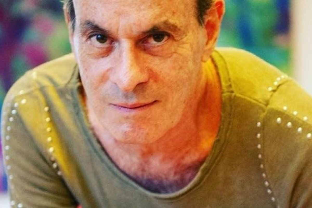 Ney Matogrosso nega internação em hospital de São Paulo e dispara: 'Estou ótimo, cheio de energia'